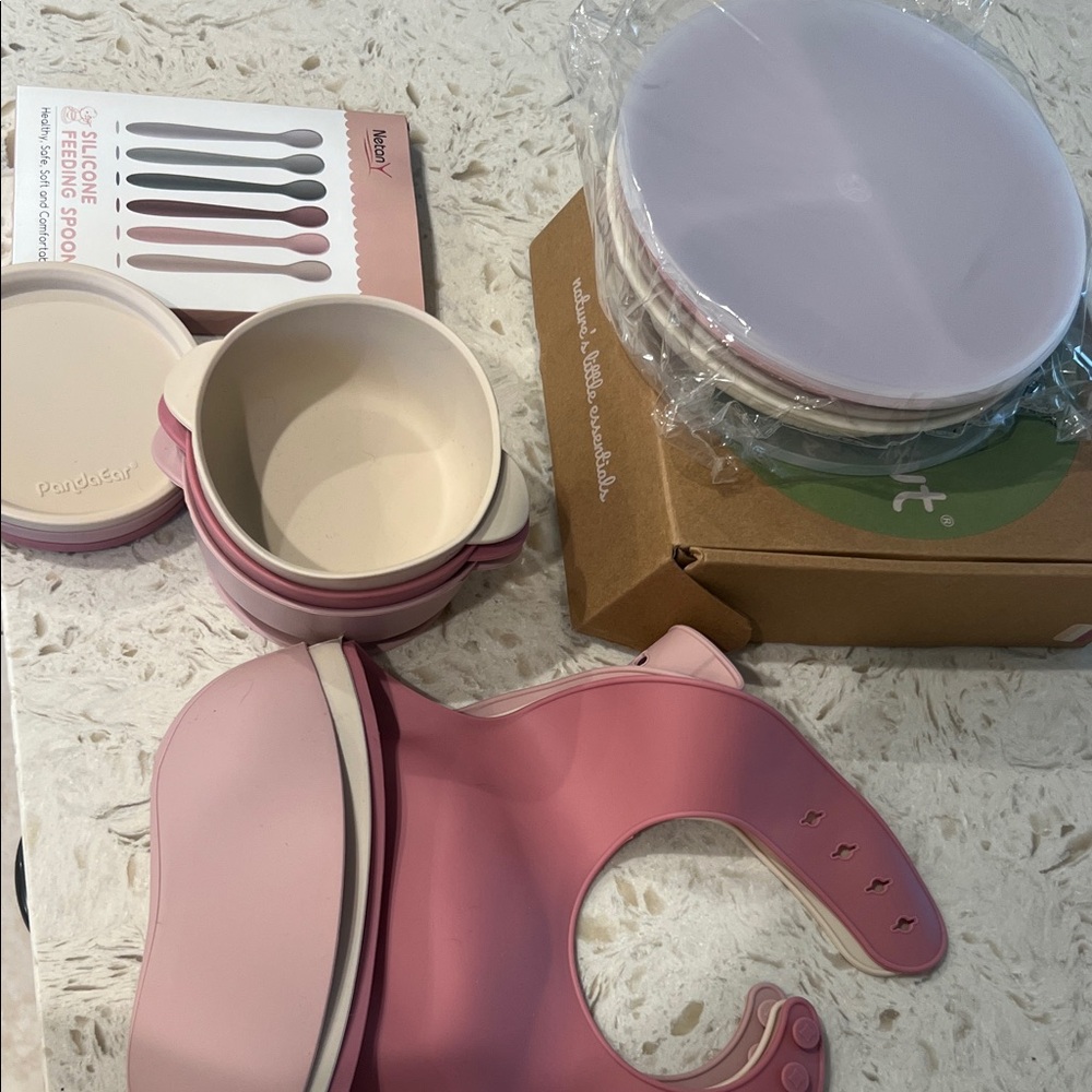 Pink and Cream Silicone Feeding Set